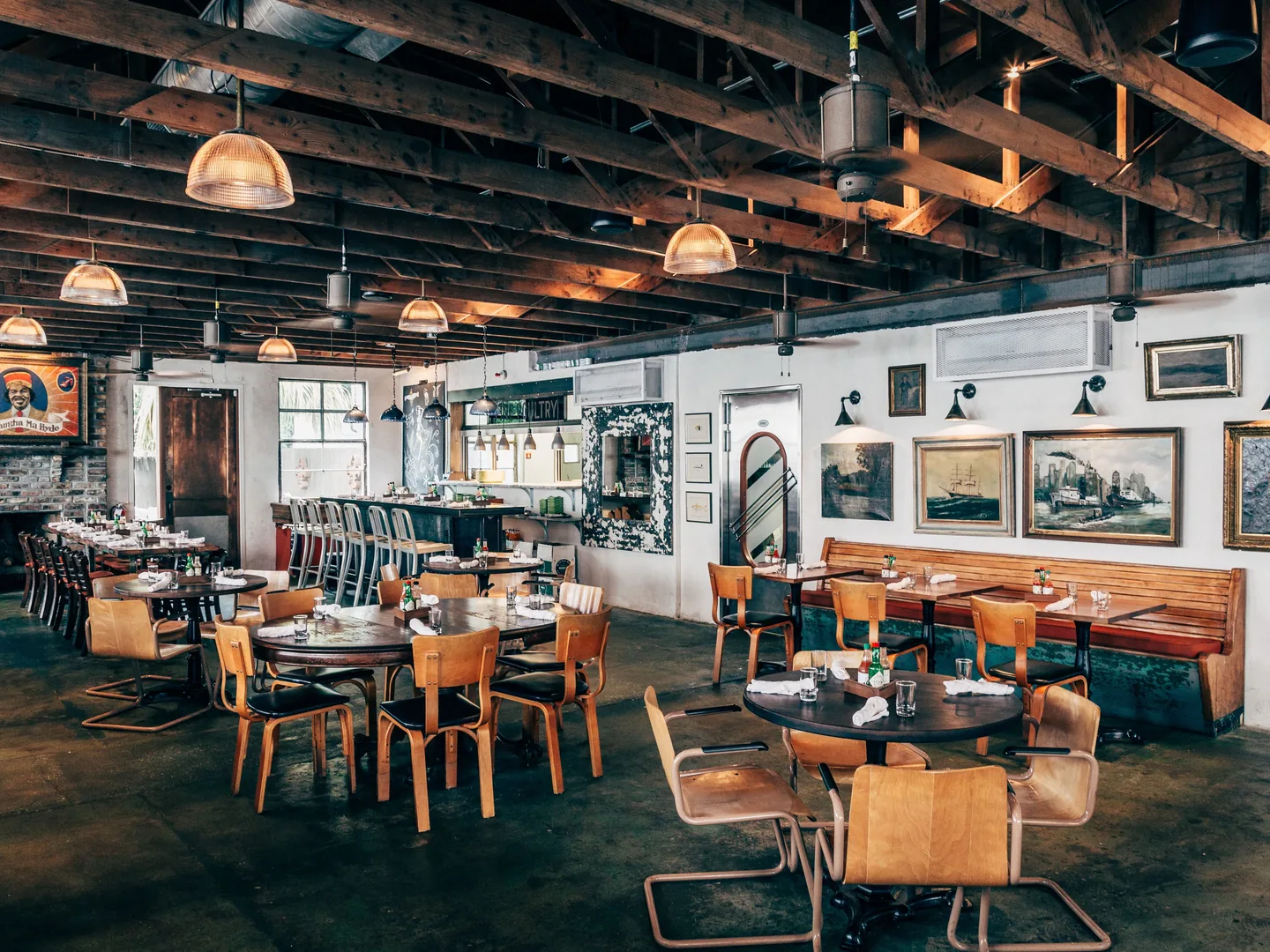 Leon's Oyster Shop dining room