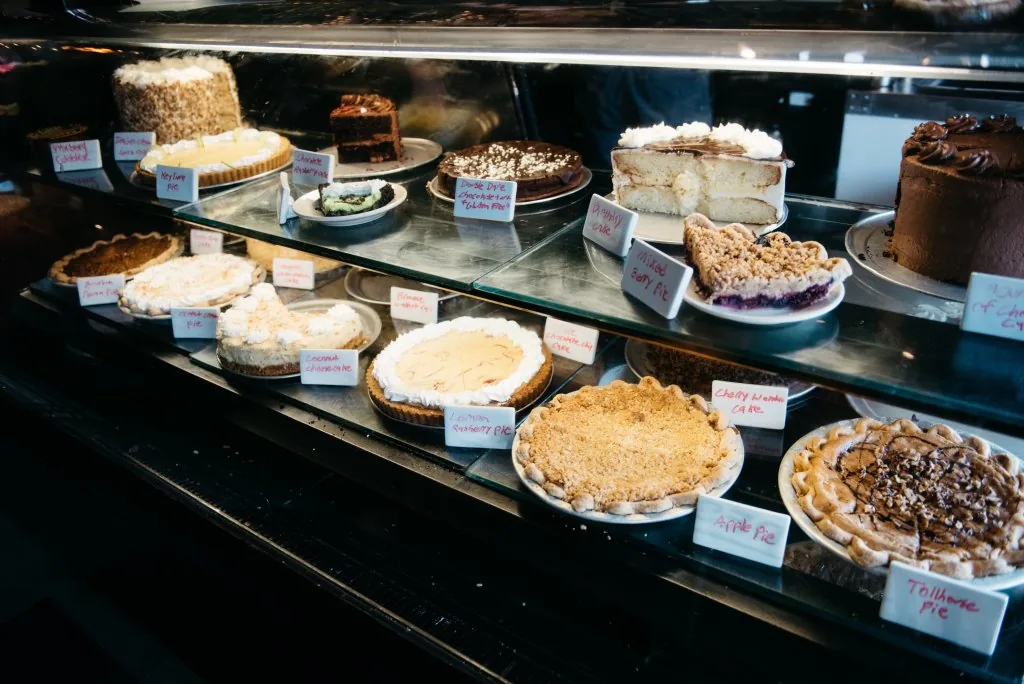 Kaminsky’s Dessert Cafe interior